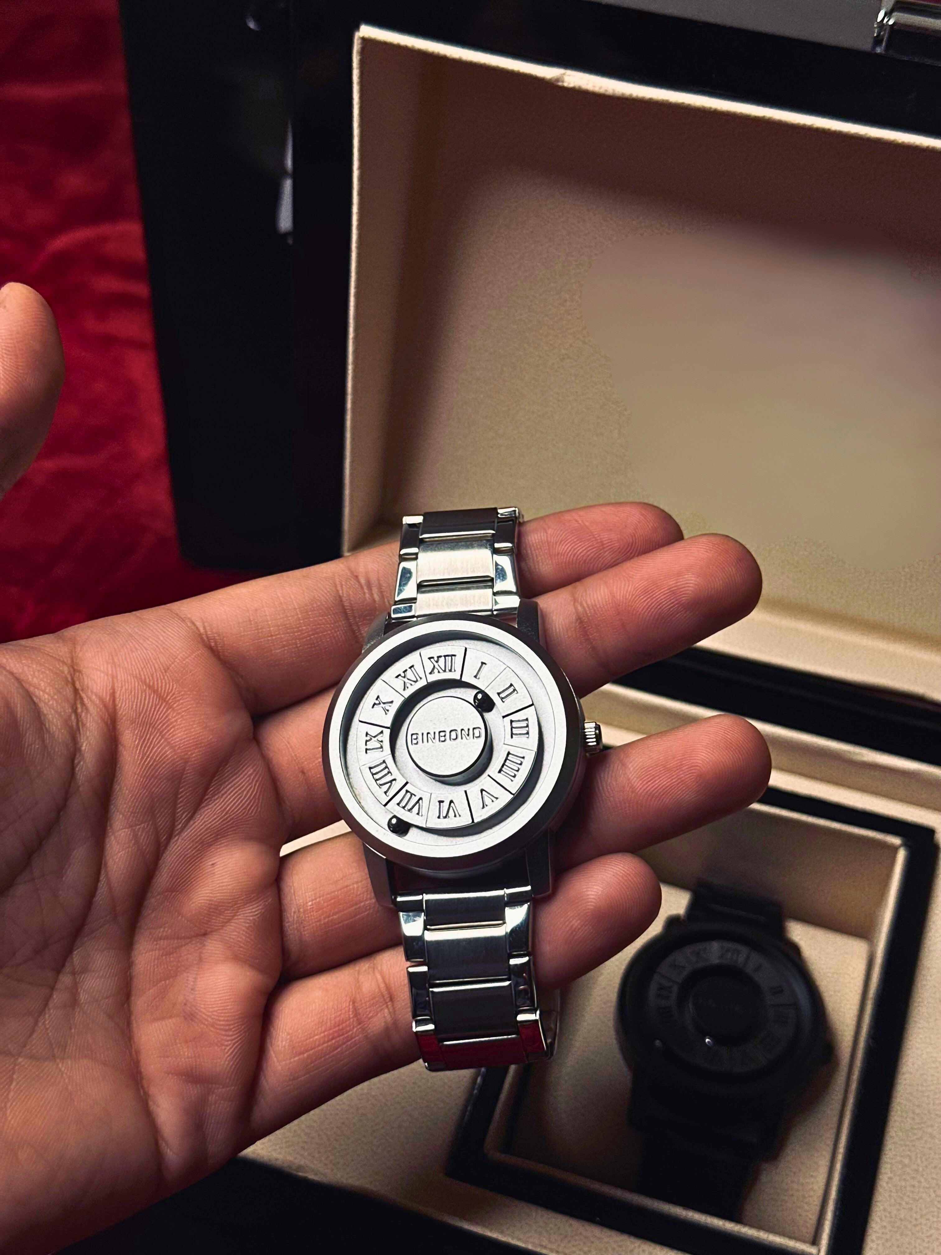 BINDBOND Arm-Less Watch