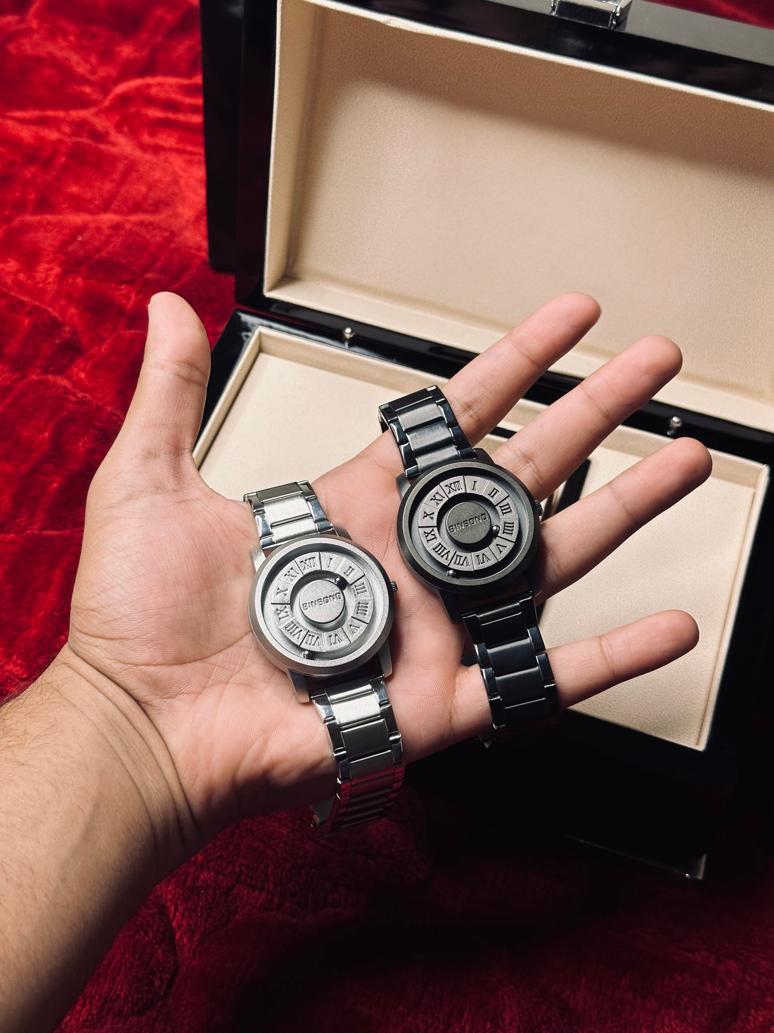 BINDBOND Arm-Less Watch