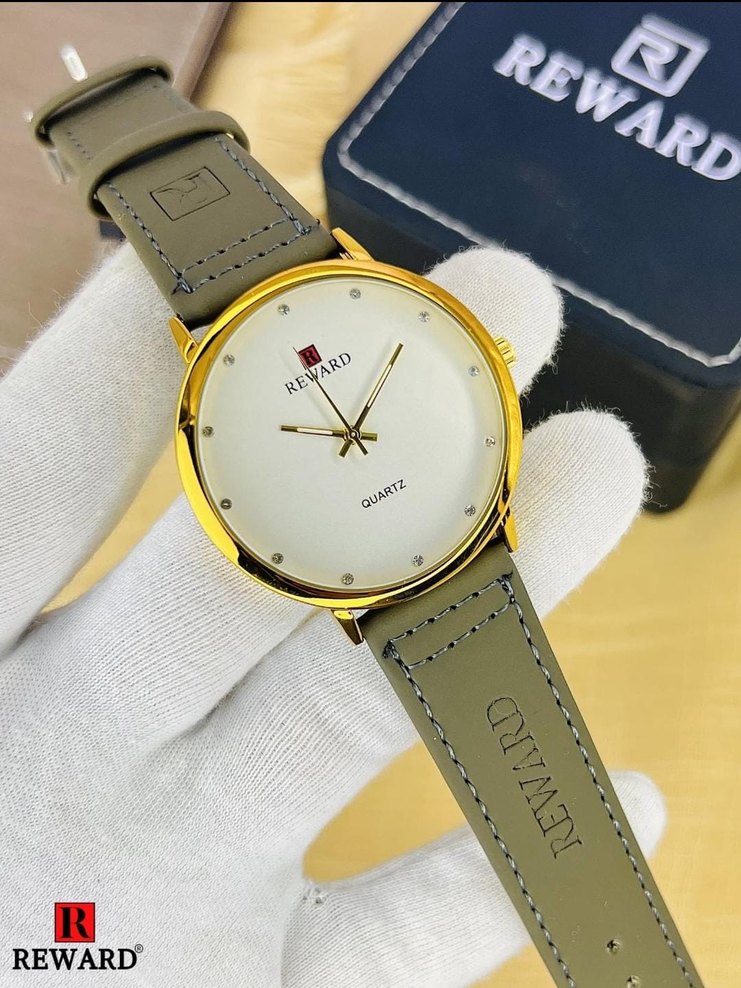 Reward Classic – Minimalist Gold & Olive Quartz Watch