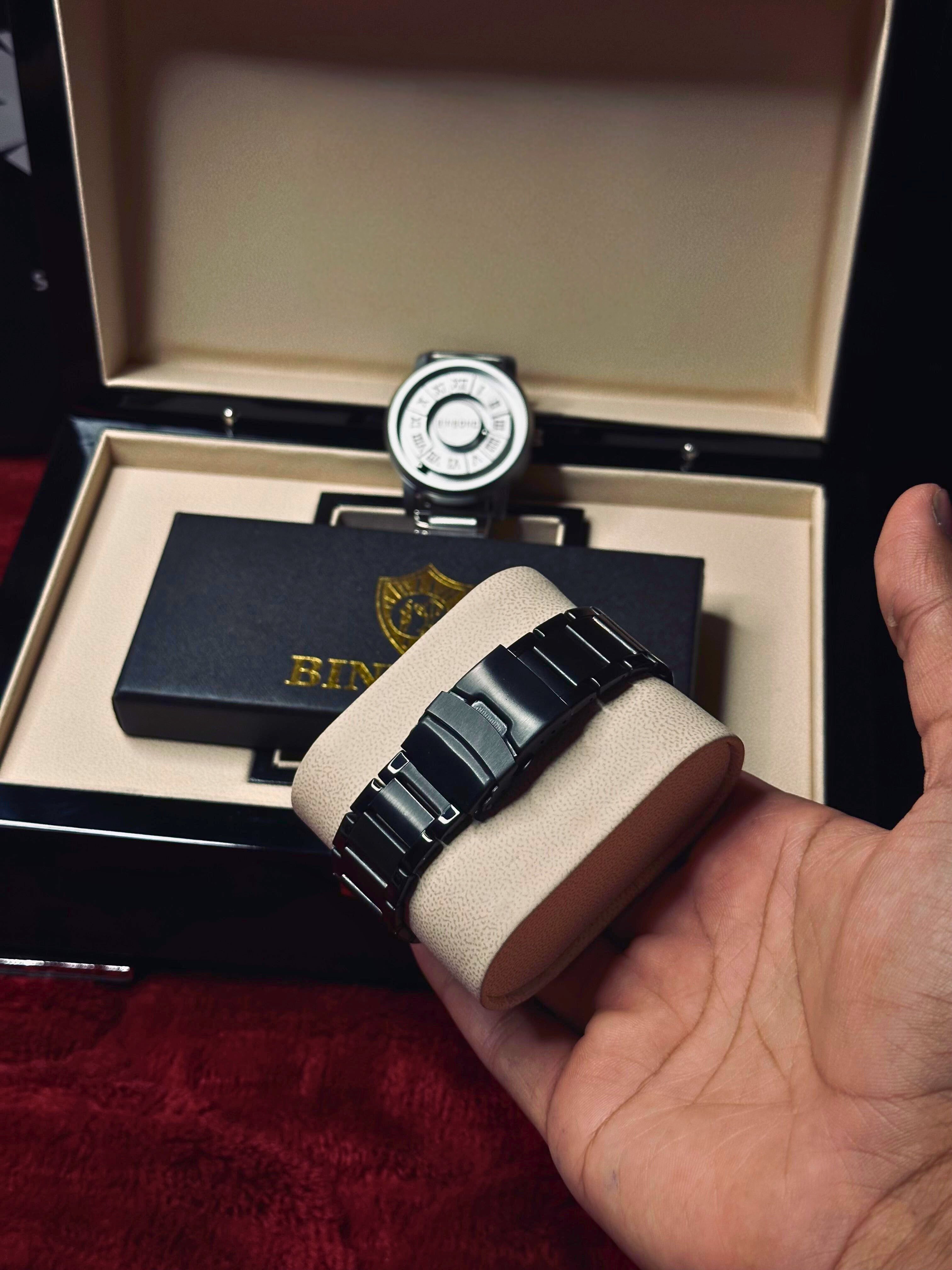 BINDBOND Arm-Less Watch